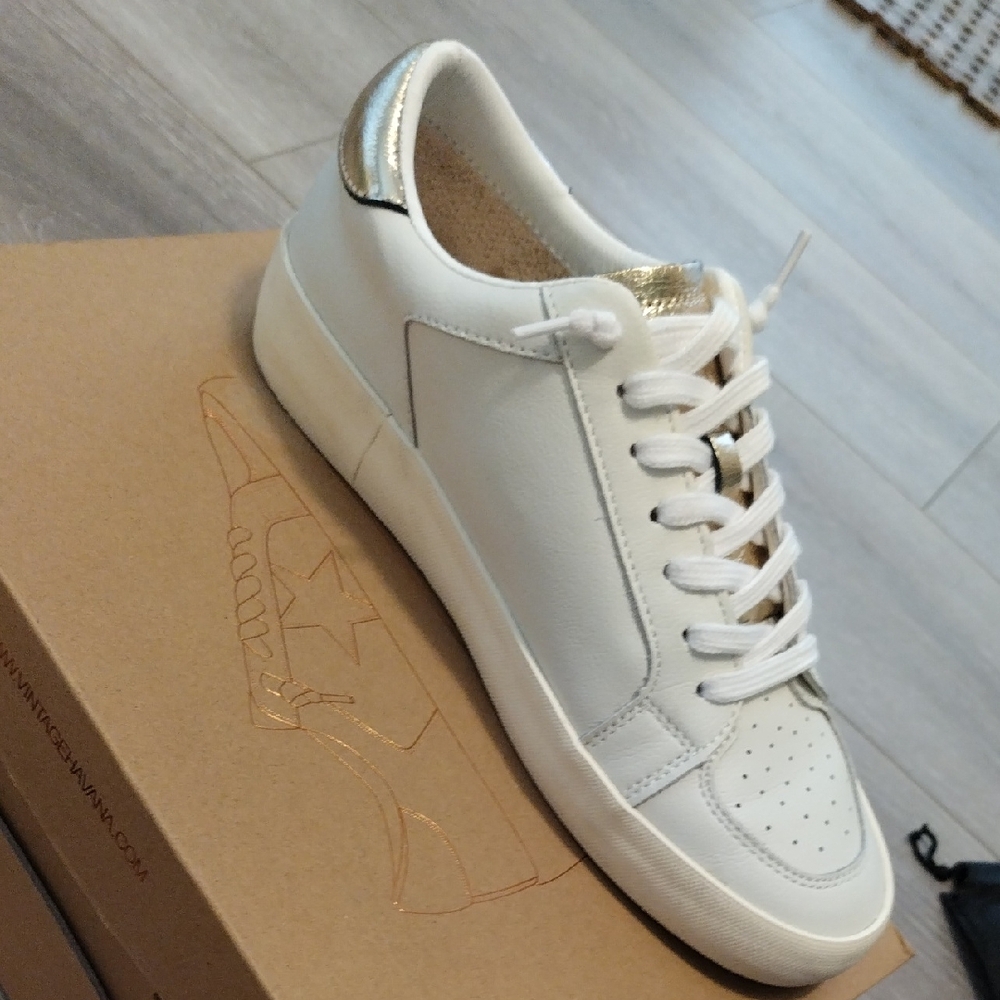 Vintage Havana Cream and Gold Women's Shoes - Picture 12 of 16